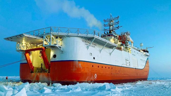 Экспедиция "Северный полюс-41" за полгода преодолела почти 800 км